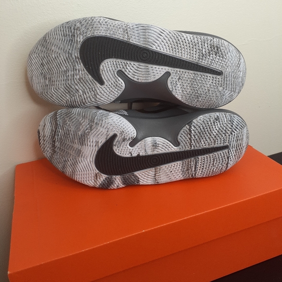 NWT Nike Air Precision Sneakers - Picture 5 of 6